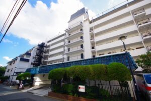 秀和代々木レジデンス　外観キャッチ