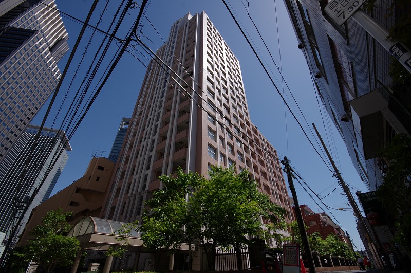 ファミール新宿グランスィートタワー外観キャッチ