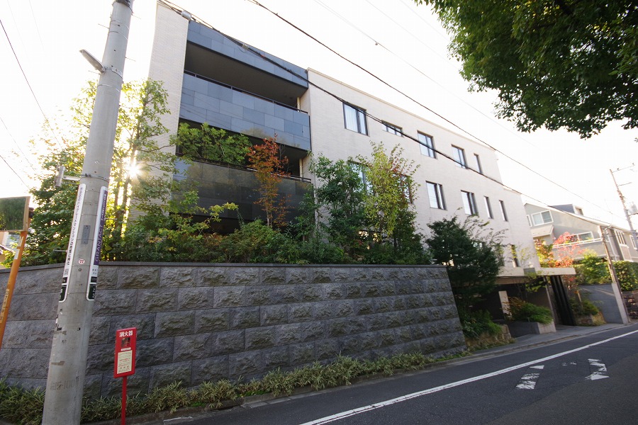 グランドメゾン上原コート外観キャッチ